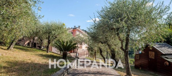 5 bedrooms Villa in Cogorno, Italy No. 266679 9