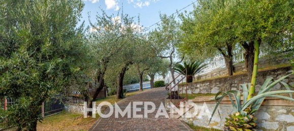 5 bedrooms Villa in Cogorno, Italy No. 266679 7