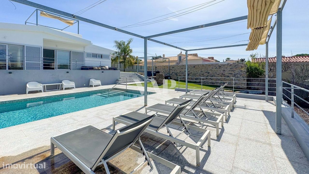 4 غرف نوم فيلا في Quarteira, Portugal رقم 99442