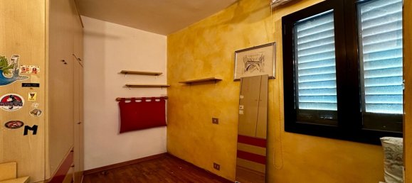 4 rooms Duplex in Calenzano, Italy No. 309073 9