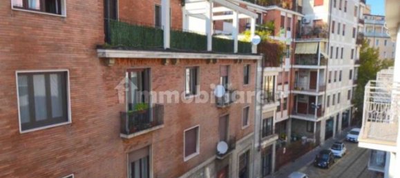 2 bedrooms Apartment in Milan, Italy No. 335246 18