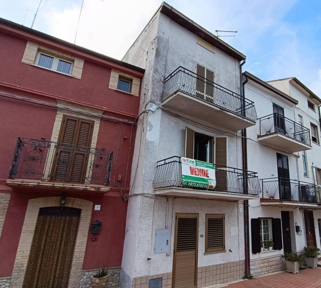 Дом с 5 комнатами в Кастель Френтано, Италия № 28041