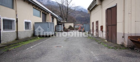 Склад с 3 комнатами в Изола дель Кантоне, Италия № 170259 9