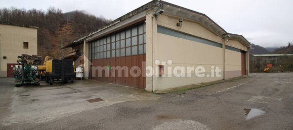 Склад с 3 комнатами в Изола дель Кантоне, Италия № 170259 8