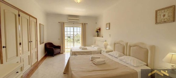4 bedrooms Villa in Albufeira, Portugal No. 127308 9