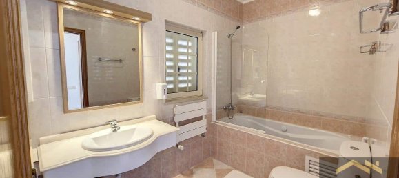 4 bedrooms Villa in Albufeira, Portugal No. 127308 10