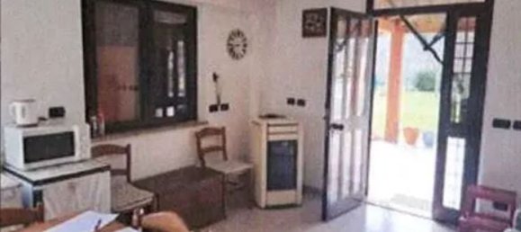 Квартира с 4 комнатами в Фронтоне, Италия № 96632 7