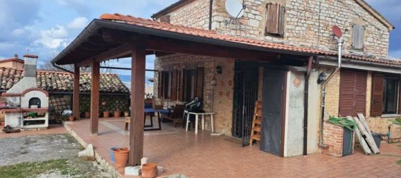 Квартира с 4 комнатами в Фронтоне, Италия № 96632 4