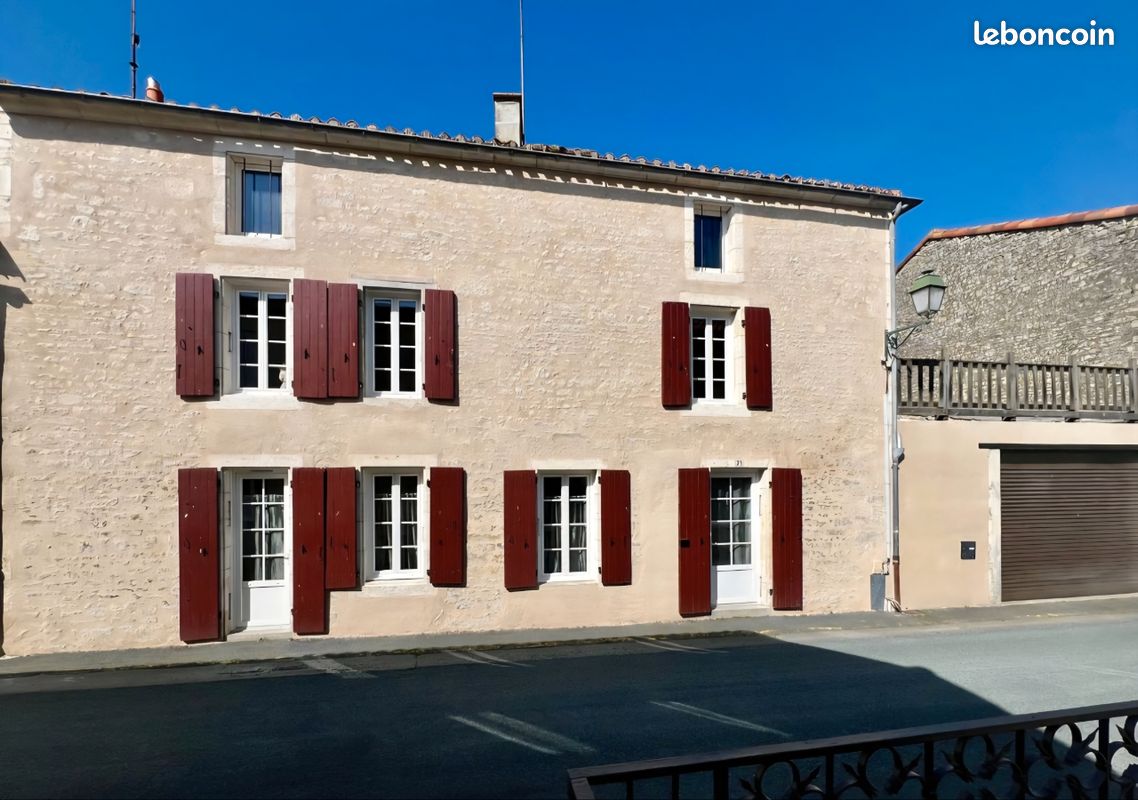 3 bedrooms House in Sainte-Hermine, France No. 289364