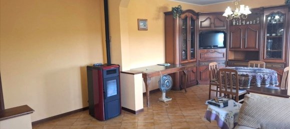 4 bedrooms Apartment in Cadeo, Italy No. 358387 2