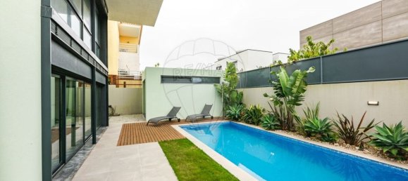 3 bedrooms Villa in Cascais, Portugal No. 168465 40