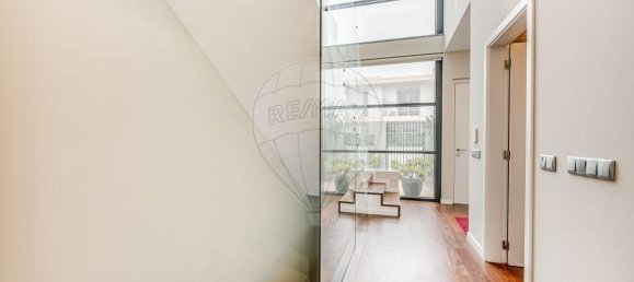 3 bedrooms Villa in Cascais, Portugal No. 168465 13