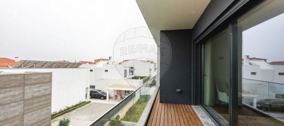 3 bedrooms Villa in Cascais, Portugal No. 168465 30