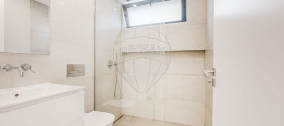 3 bedrooms Villa in Cascais, Portugal No. 168465 24