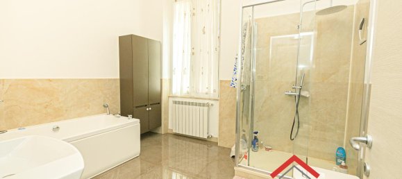 7 rooms Apartment in Genoa, Italy No. 15246 26