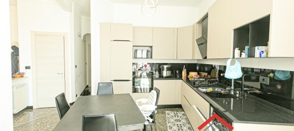 7 rooms Apartment in Genoa, Italy No. 15246 10