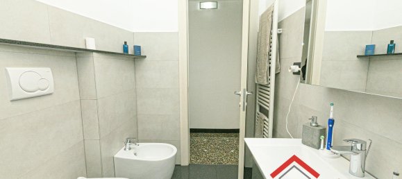 7 rooms Apartment in Genoa, Italy No. 15246 24