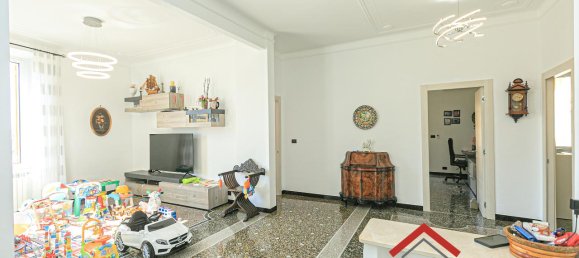 7 rooms Apartment in Genoa, Italy No. 15246 7