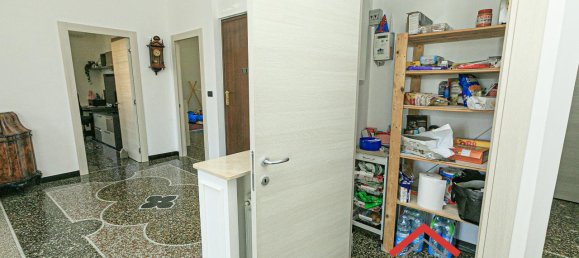 7 rooms Apartment in Genoa, Italy No. 15246 32