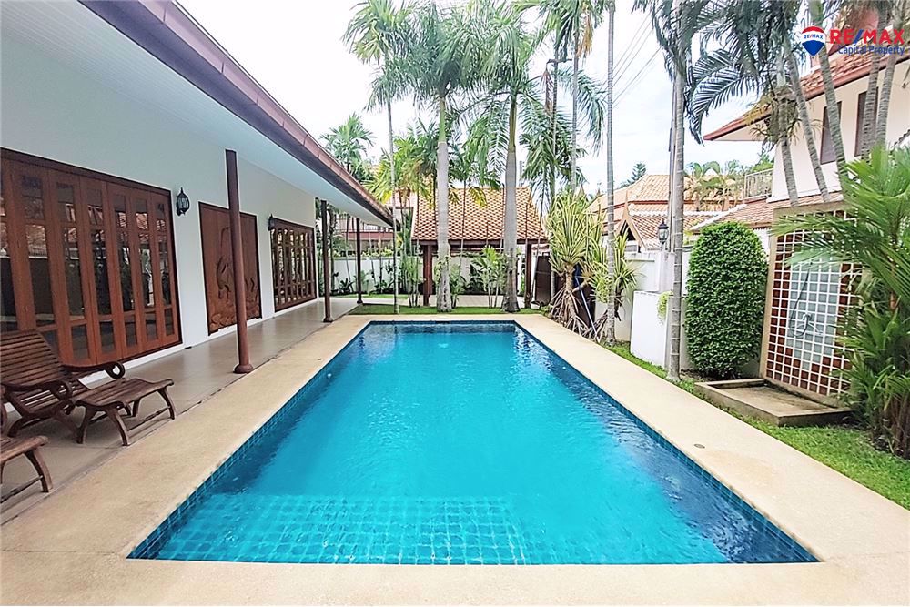 4 bedrooms Cafe / restaurant in Pattaya, Thailand No. 11738