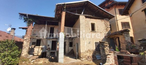 3 bedrooms House in Cellio con Breia, Italy No. 275476 8