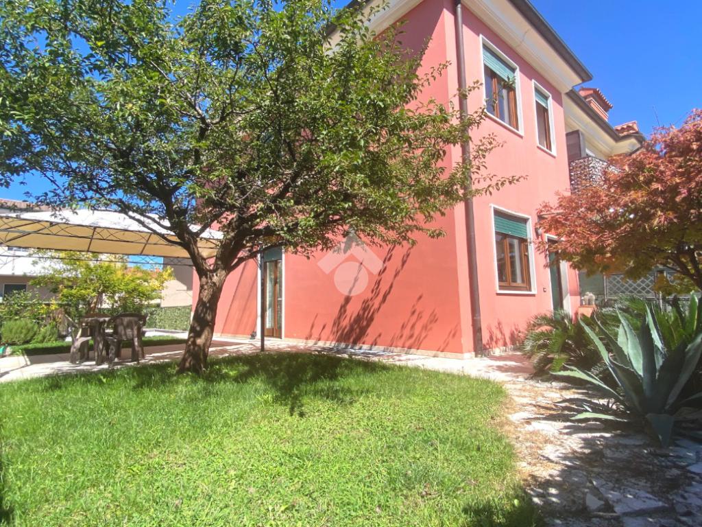 4غرفة فيلا في Malo, Italy رقم 393635