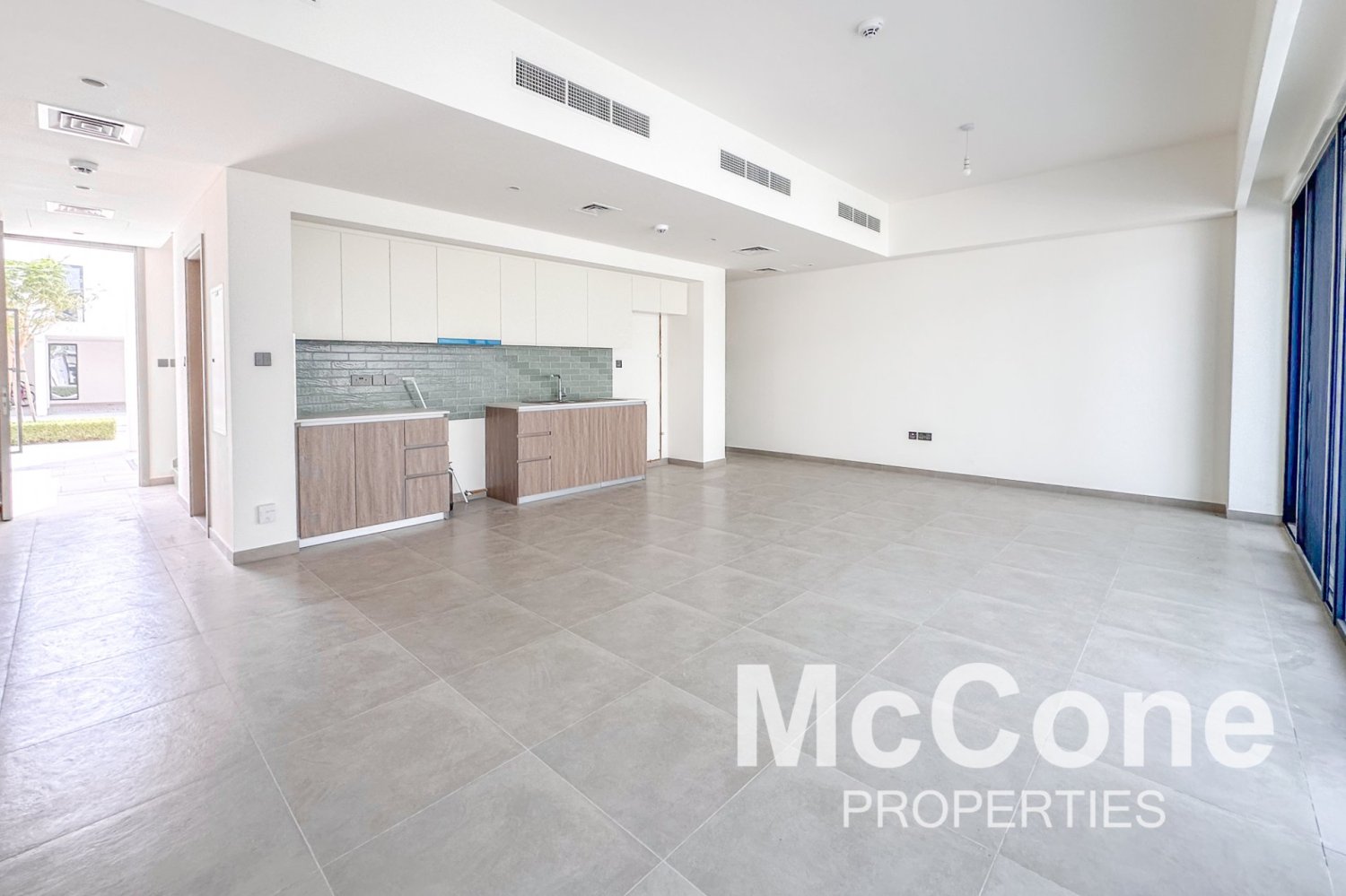 Таунхаус с 3 спальнями в The Valley, ОАЭ № 35195