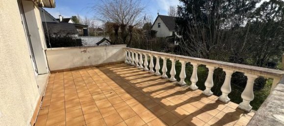 Casa de 3 dormitorios en Saint-Georges-sur-Baulche, France No. 301698 8