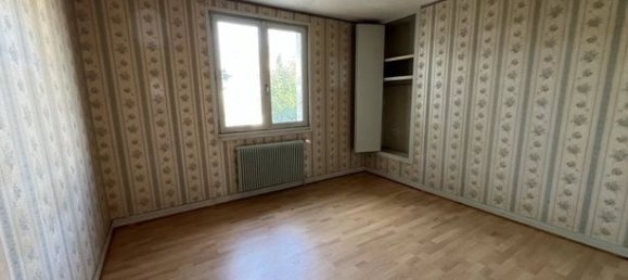 Casa de 3 dormitorios en Saint-Georges-sur-Baulche, France No. 301698 4