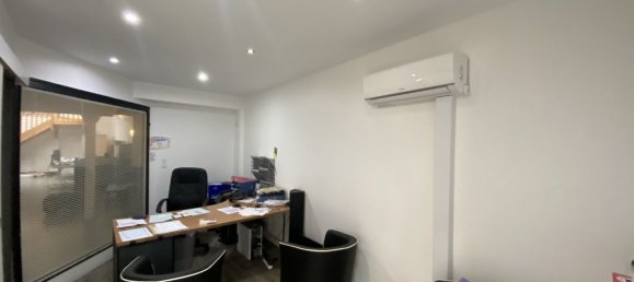 110m² Commercial property in Chambly, France No. 233092 3