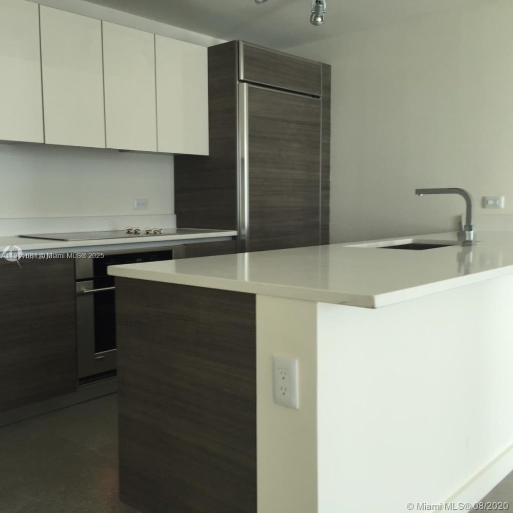 2 dormitorios propiedad comercial en venta en Miami, Miami-Dade, Florida, USA № 614249
