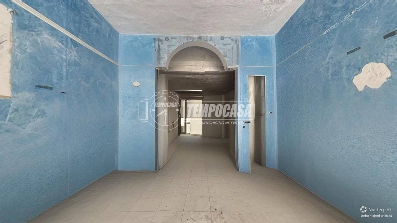 1 room Commercial property in Turin, Italy No. 274564