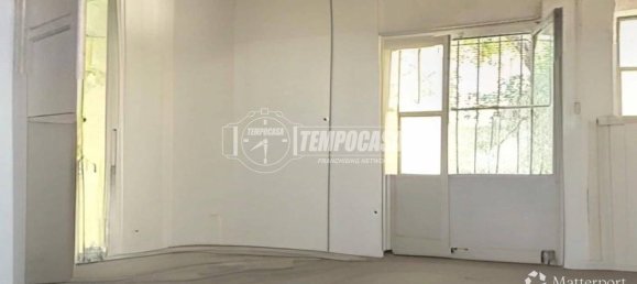 1 room Commercial property in Turin, Italy No. 274564 4