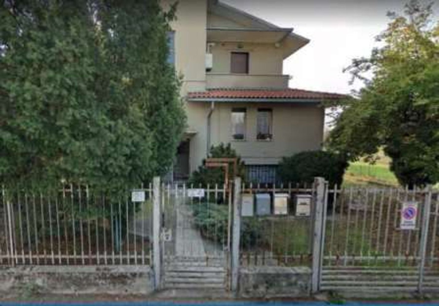 Apartamento de 3 habitaciónes en Brugherio, Italy No. 7783