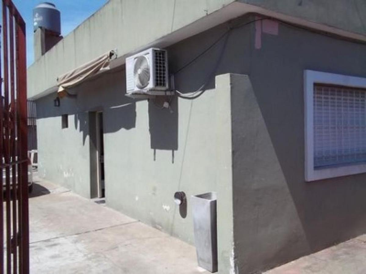 3 bedrooms House in Ituzaingo, Argentina No. 98682