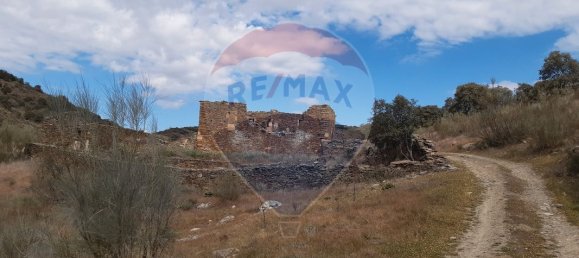 1070800m² Land in Torre de Moncorvo, Portugal No. 88199 2