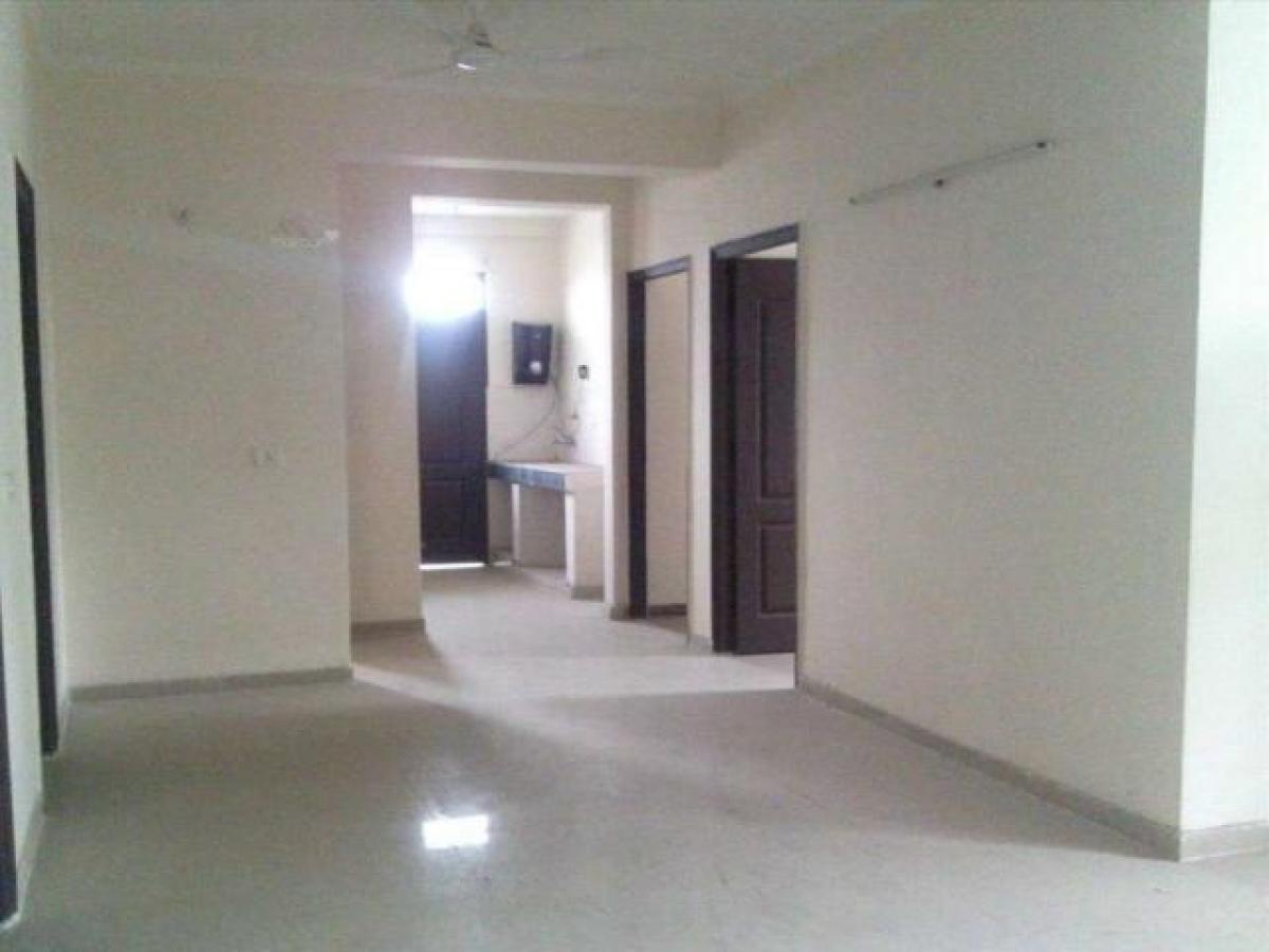 Casa de 2 dormitorios en Ghaziabad, India No. 58644