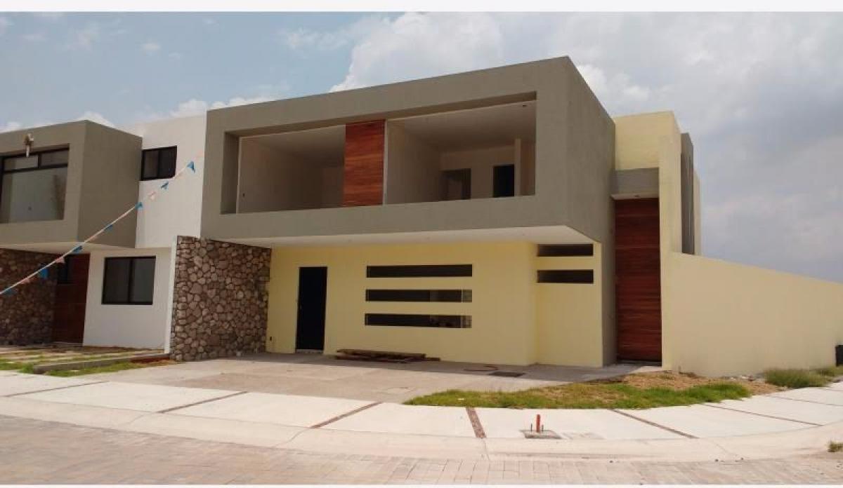 Casa de 3 dormitorios en Querétaro, Mexico No. 184380