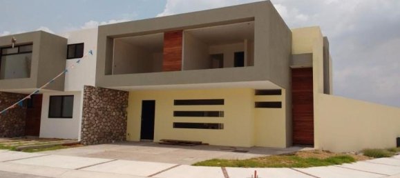 Casa de 3 dormitorios en Querétaro, Mexico No. 184380 2