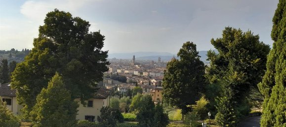 100m² Commercial property in Florence, Italy No. 39779 12