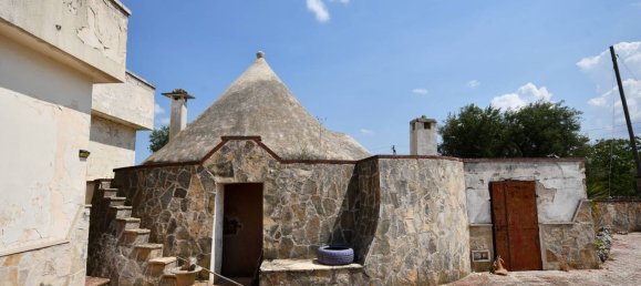 6 bedrooms Villa in Martina Franca, Italy No. 329995 2