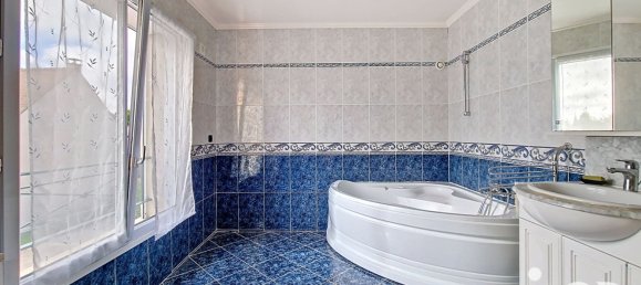 5 bedrooms House in Limours, France No. 344769 15