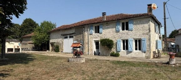 4 bedrooms Castles in Charente, France No. 290437 2