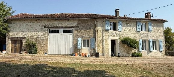4 bedrooms Castles in Charente, France No. 290437 3