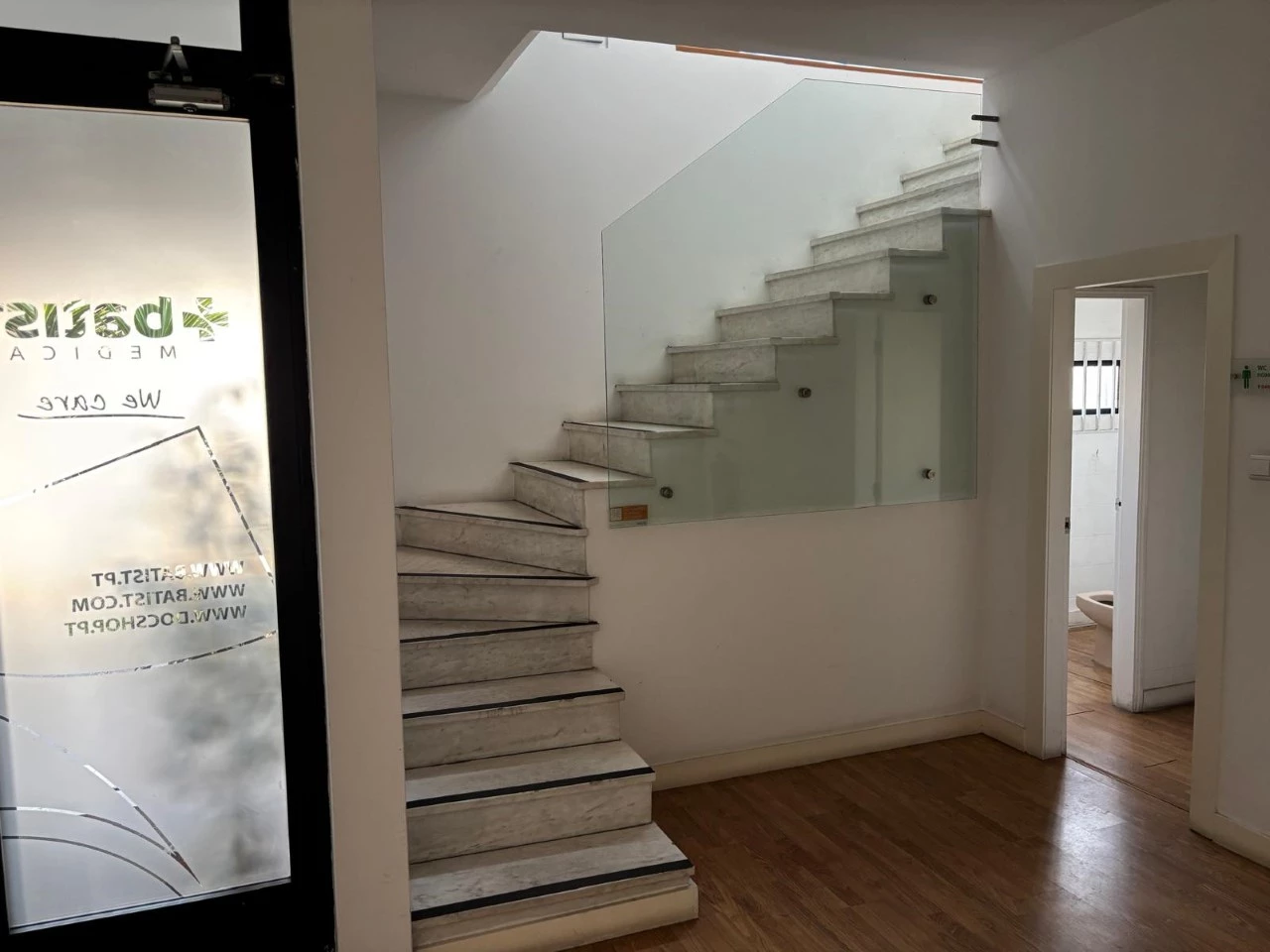  مستودع في Matosinhos, Portugal 2200متر مربع رقم 261757