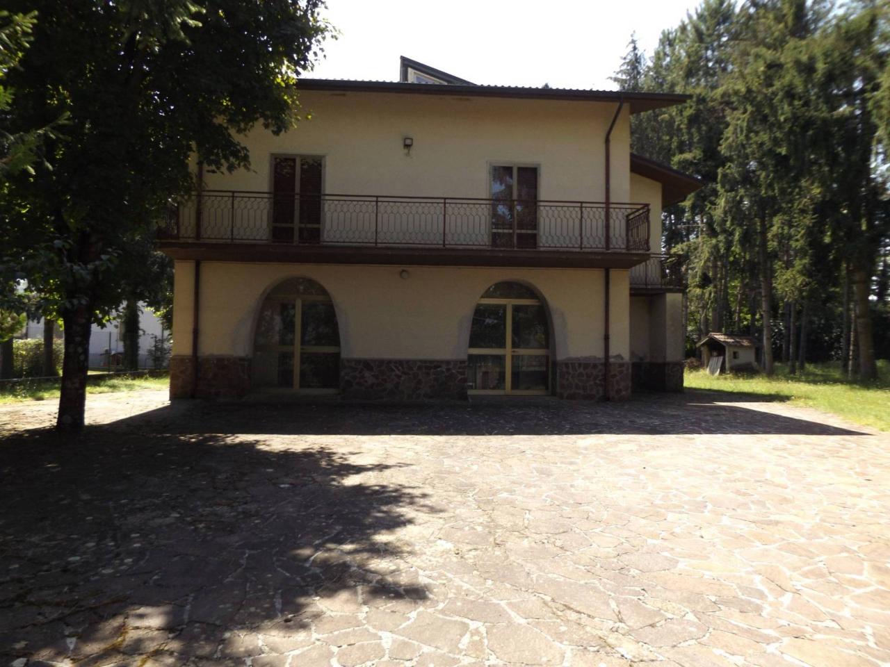 Villa de 7 habitaciónes en Oricola, Italy No. 118383