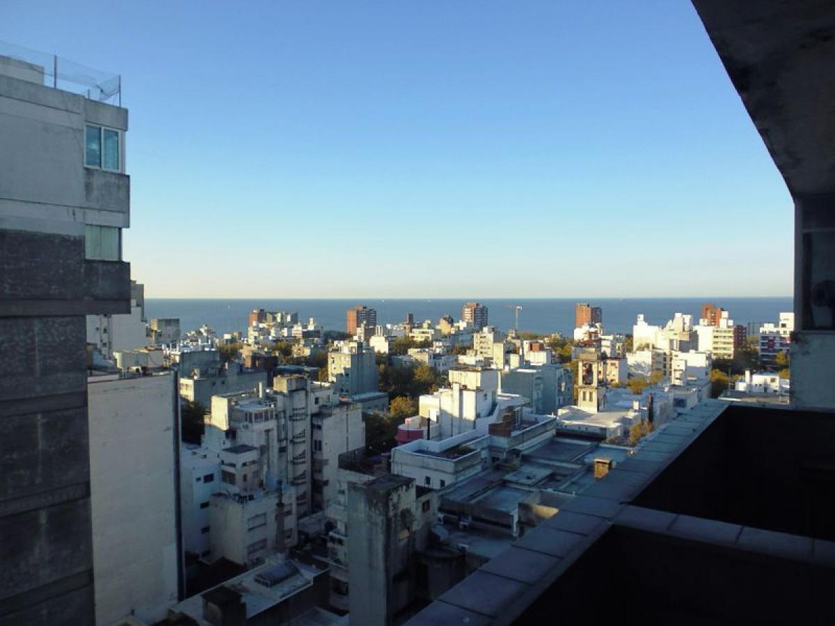 2 bedrooms Apartment in Montevideo, Uruguay No. 2178