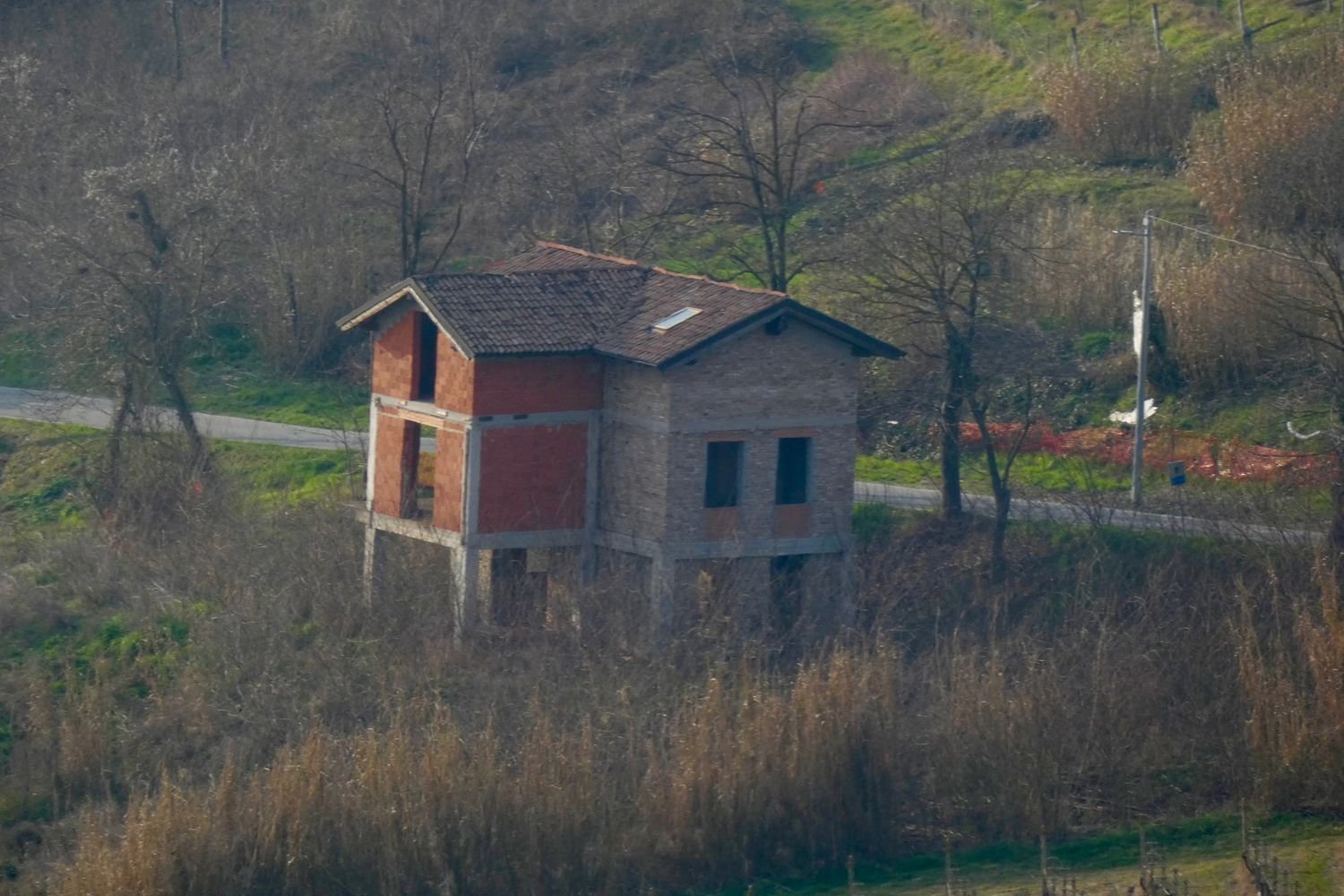 4 rooms House in San Marzano Oliveto, Italy No. 105231