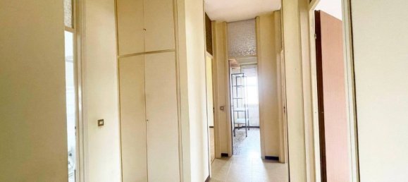 4 Schlafzimmer Wohnung in Mantua, Italy, Nr. 323479 15