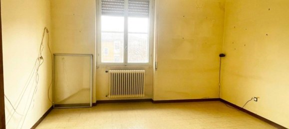 4 Schlafzimmer Wohnung in Mantua, Italy, Nr. 323479 5